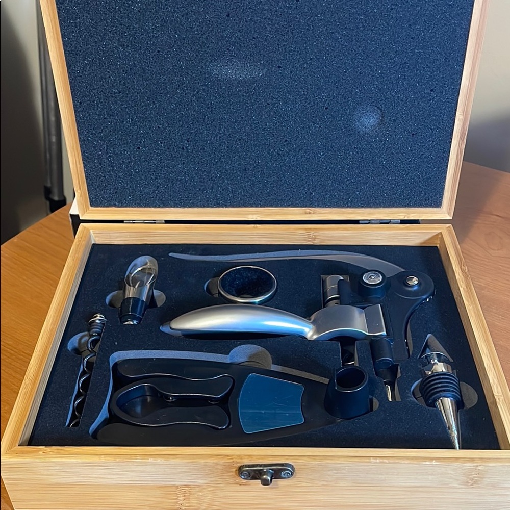 Deluxe Wine Opener Set with Silver and Black Accessories|New, perfect condition.